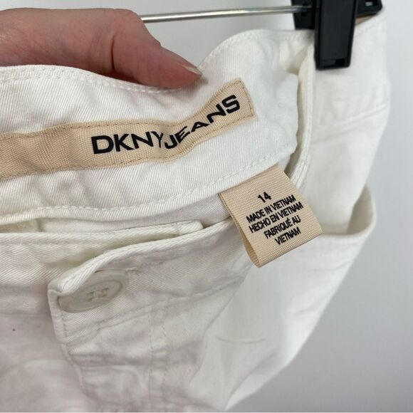 DKNY Jeans Women’s White Capri Pants size 14 - Picture 4 of 4